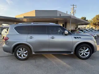 Infiniti QX56 2011