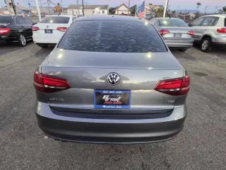 Volkswagen Jetta 2018