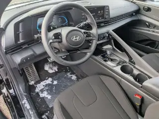 Hyundai ELANTRA 2026 SEL Sport Premium 4dr Sedán