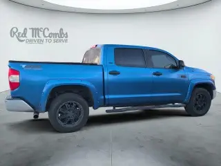 Toyota Tundra 2016 4x4 SR5 4dr CrewMax Cab Pickup SB (5.7L V8 FFV)