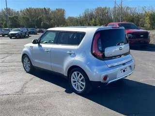 Kia Soul 2018 + Crossover de 4 puertas