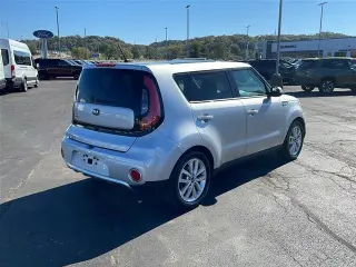 Kia Soul 2018 + Crossover de 4 puertas