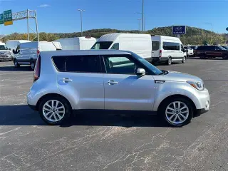 Kia Soul 2018 + Crossover de 4 puertas