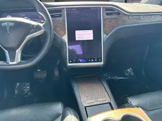 Tesla Model X 2017 AWD 90D SUV 4p