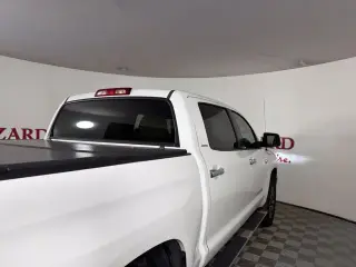 Toyota Tundra 2018 4x4 Limited 4dr CrewMax Cab Pickup SB (5.7L V8 FFV)