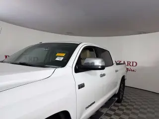 Toyota Tundra 2018 4x4 Limited 4dr CrewMax Cab Pickup SB (5.7L V8 FFV)