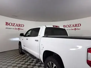 Toyota Tundra 2018 4x4 Limited 4dr CrewMax Cab Pickup SB (5.7L V8 FFV)