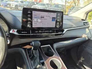 Toyota Sienna 2023 AWD LE 8-Pasajeros 4dr Mini-Van