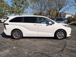 Toyota Sienna 2023 AWD LE 8-Pasajeros 4dr Mini-Van