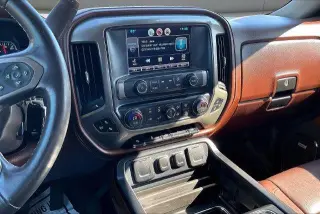 Chevrolet Silverado 1500 2015 4x4 High Country 4dr Crew Cab 5.8 ft. SB