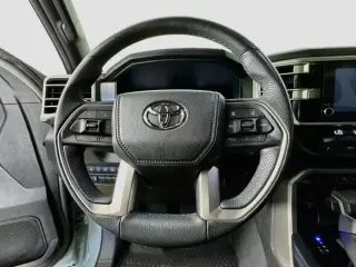 Toyota Tundra 2025 4x2 SR5 4dr CrewMax Cab Pickup SB