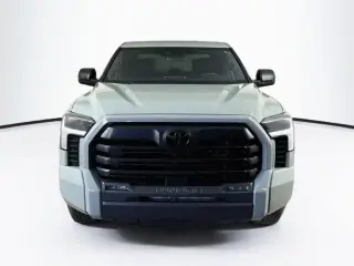 Toyota Tundra 2025 4x2 SR5 4dr CrewMax Cab Pickup SB