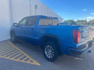 GMC Sierra 1500 2022 4x4 AT4 4dr Crew Cab 5.8 ft. SB