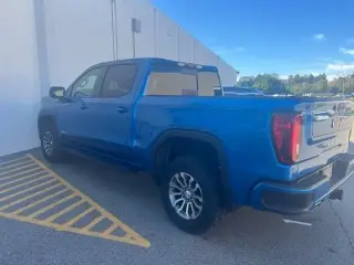 GMC Sierra 1500 2022 4x4 AT4 4dr Crew Cab 5.8 ft. SB