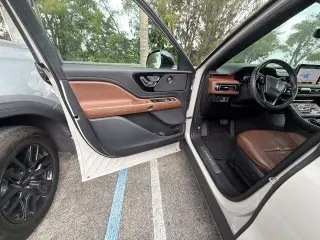 Lincoln Aviator 2023 AWD Reserve 4dr SUV
