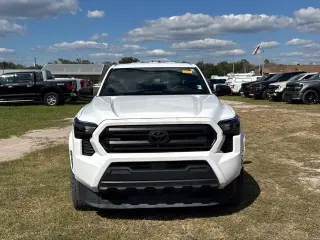 Toyota Tacoma 2024 4x4 SR 4dr Double Cab 5.0 ft SB 8A