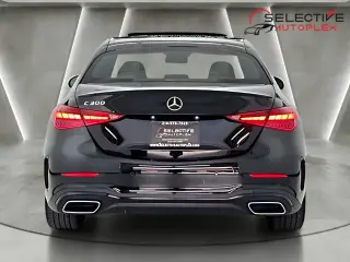 Mercedes-Benz Clase C 2023 C 300 Sedán de 4 puertas
