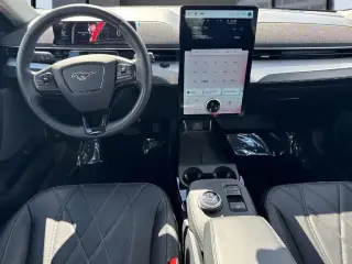 Ford Mustang Mach-E 2023 Select 4dr SUV