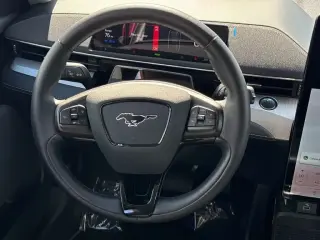 Ford Mustang Mach-E 2023 Select 4dr SUV