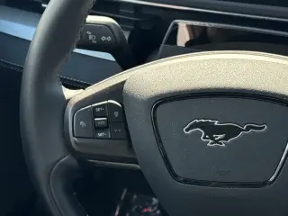 Ford Mustang Mach-E 2023 Select 4dr SUV