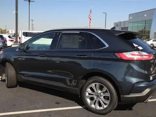 Ford Edge 2022 AWD Titanium 4dr Crossover