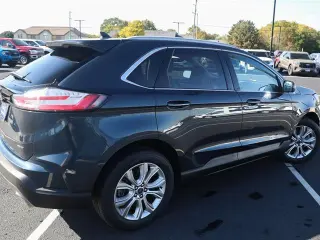 Ford Edge 2022 AWD Titanium 4dr Crossover