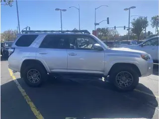 Toyota 4Runner 2020 4x4 SR5 4dr SUV