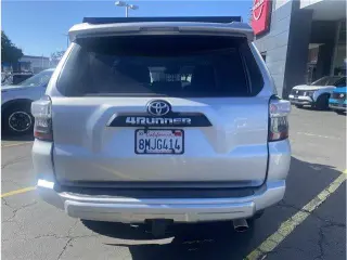 Toyota 4Runner 2020 4x4 SR5 4dr SUV
