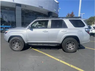 Toyota 4Runner 2020 4x4 SR5 4dr SUV