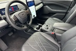 Ford Mustang Mach-E 2023 Select 4dr SUV