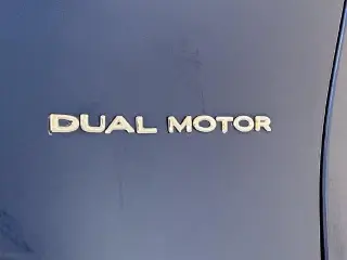 Tesla Model Y 2023 AWD 4dr Crossover