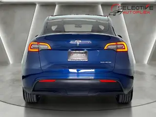Tesla Model Y 2023 AWD 4dr Crossover