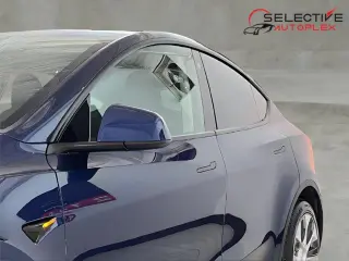 Tesla Model Y 2023 AWD 4dr Crossover