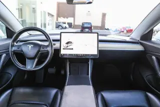 Tesla Model 3 2018 AWD largo alcance 4 puertas Fastback