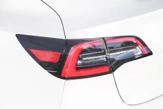 Tesla Model 3 2018 AWD largo alcance 4 puertas Fastback