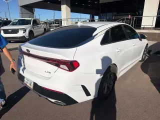 Kia K5 2021 LXS 4dr Sedán