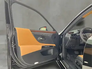 Lexus ES 350 2024 4dr Sedán