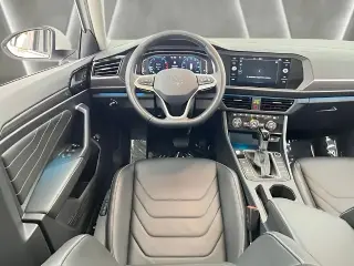 Volkswagen Jetta 2024 SEL 4dr Sedán