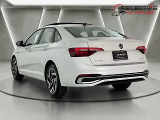 Volkswagen Jetta 2024 SEL 4dr Sedán