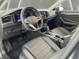 Volkswagen Jetta 2022 SE 4dr Sedán