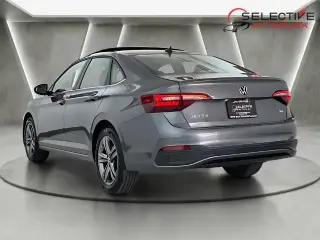 Volkswagen Jetta 2022 SE 4dr Sedán
