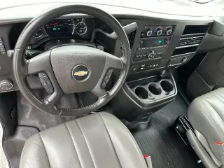 Chevrolet Express 2023 2500 Furgón de Carga 3 Puertas