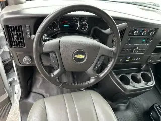 Chevrolet Express 2023 2500 Furgón de Carga 3 Puertas