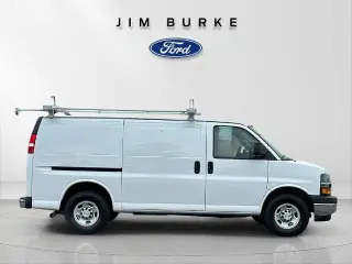 Chevrolet Express 2023 2500 Furgón de Carga 3 Puertas