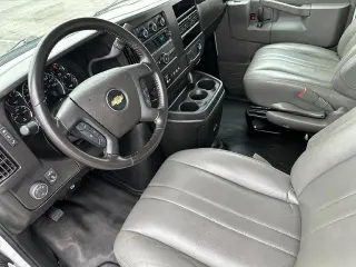 Chevrolet Express 2023 2500 Furgón de Carga 3 Puertas