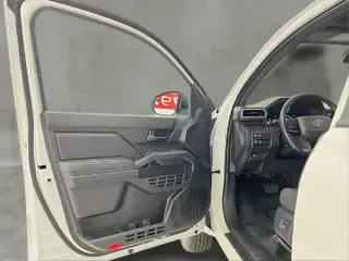 Toyota Tacoma 2025 4x2 SR 2dr XtraCab 6.1 ft LB