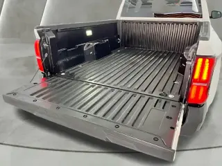 Toyota Tacoma 2025 4x2 SR 2dr XtraCab 6.1 ft LB