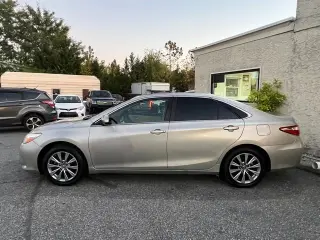 2017 Toyota Camry XLE Auto (Natl)