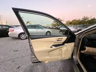 2017 Toyota Camry XLE Auto (Natl)