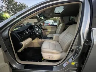 2017 Toyota Camry XLE Auto (Natl)